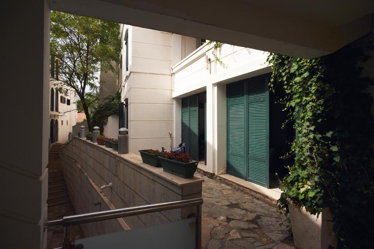 Apartments Secret Garden Sveti Stefan Exterior photo