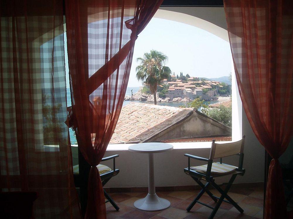 Apartments Secret Garden Sveti Stefan Exterior photo